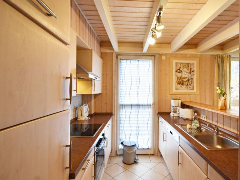 Nice vacation home with patio & hot tub | Next to the beach | Pets allowed — photo 5