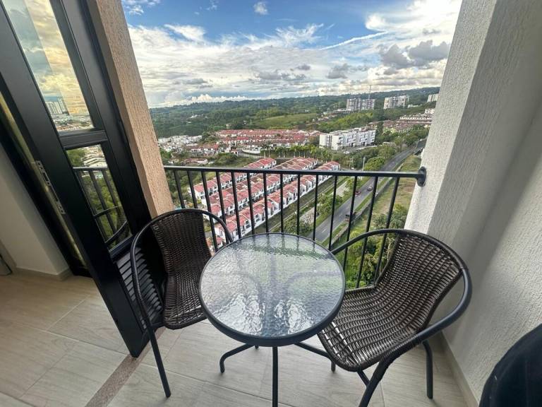 Am804-Hermoso Apartaestudio con balcon Laureles — photo 3