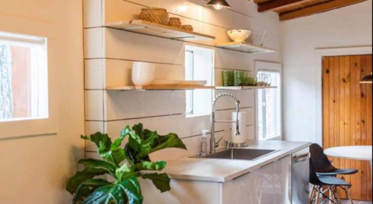 House with jacuzzi | Pets are welcome — photo 3