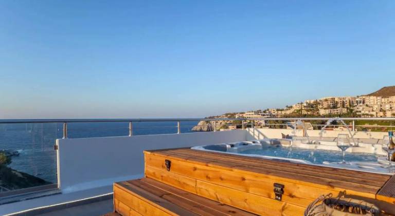 Fully equipped pleasant holiday apartment with hot tub, garden & barbeque | Next to the beach | Perfect for remote work | Pet-friendly — photo 3