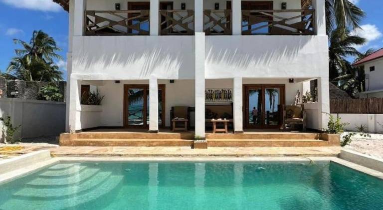 Villa with pool in Bwejuu