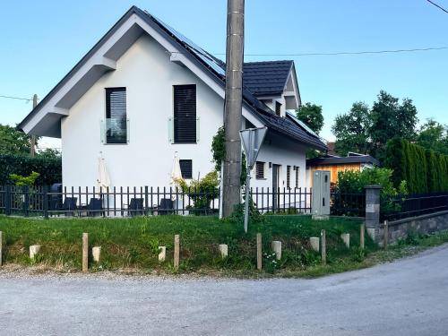 Prenočišče z zajtrkom Posavec