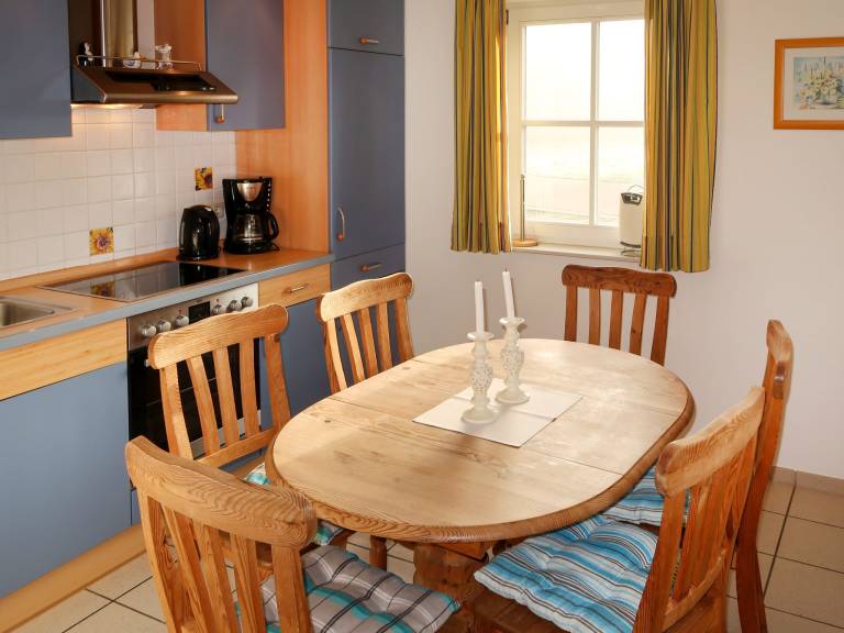 Child-friendly nice house with yard & patio | Pets allowed — photo 3