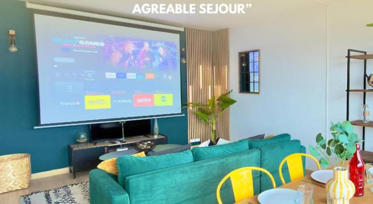 Vue Toits d Amiens Sauna & Cinema Balcon Parking in Amiens