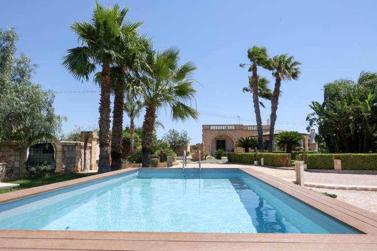 Villa with private pool & garden — photo 3