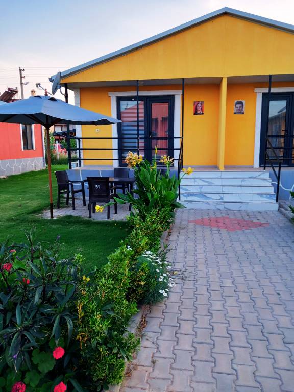 Family-oriented charming bungalow with yard, BBQ & terrace | Water view | Pet-friendly — photo 4