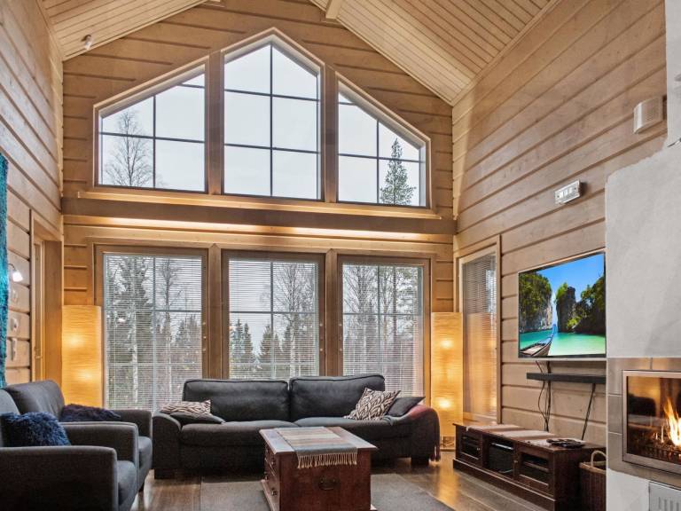 Vacation home with hot tub, patio & sauna | Nature view — photo 5