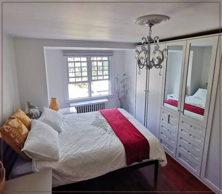 Private room Yonge-Eglinton