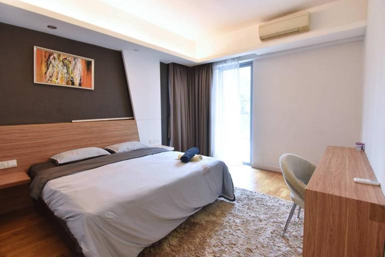 Vacation home with pool | Close to Petaling Street | Suitable for remote work | Pets allowed — photo 2