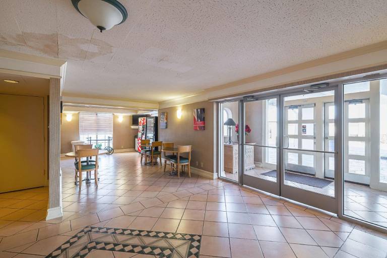 Motel 6 Grand Prairie, TX - Interstate 30 — photo 4