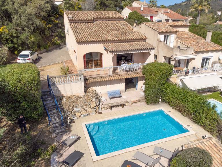 House with private pool & garden — photo 4