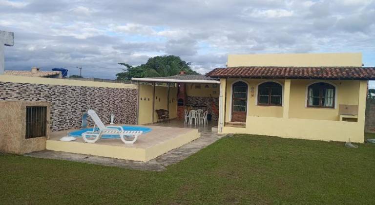 Vacation home with pool — photo 4
