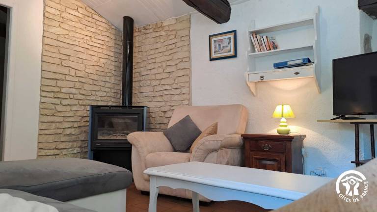 Gite with barbecue, yard & terrace — photo 5