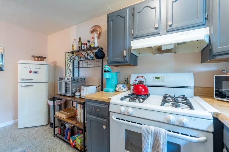 Rental apartment with yard — photo 4
