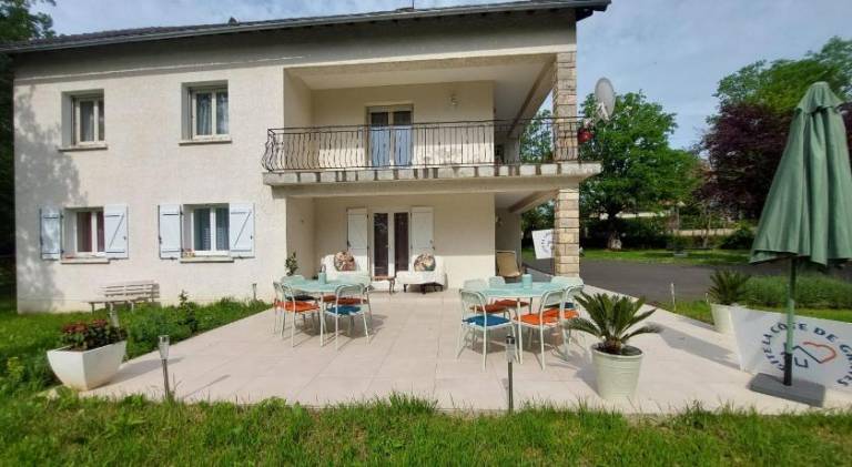 Vacation home with yard, terrace & barbeque | Dogs allowed — photo 4