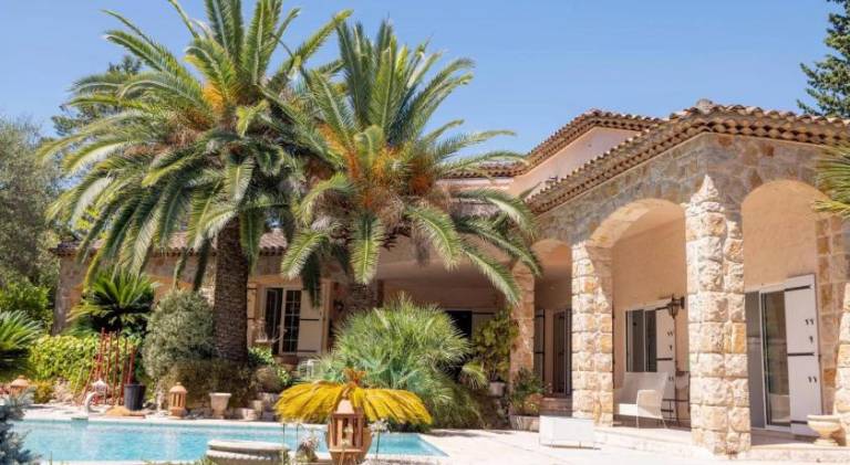 Lovely villa with garden, pool & jacuzzi | Pet-friendly — photo 5