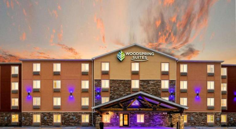 WoodSpring Suites Davenport Quad Cities — photo 2