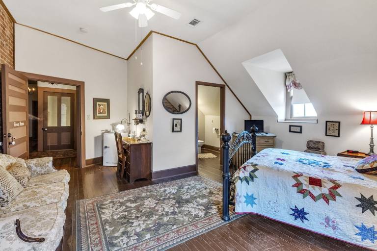 Greer Room at Main Street Bed & Breakfast — photo 2