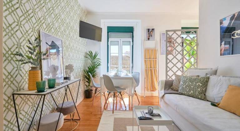 Apartment with terrace | Near Monastery of São Vicente de Fora | Perfect for remote work in Lisbon