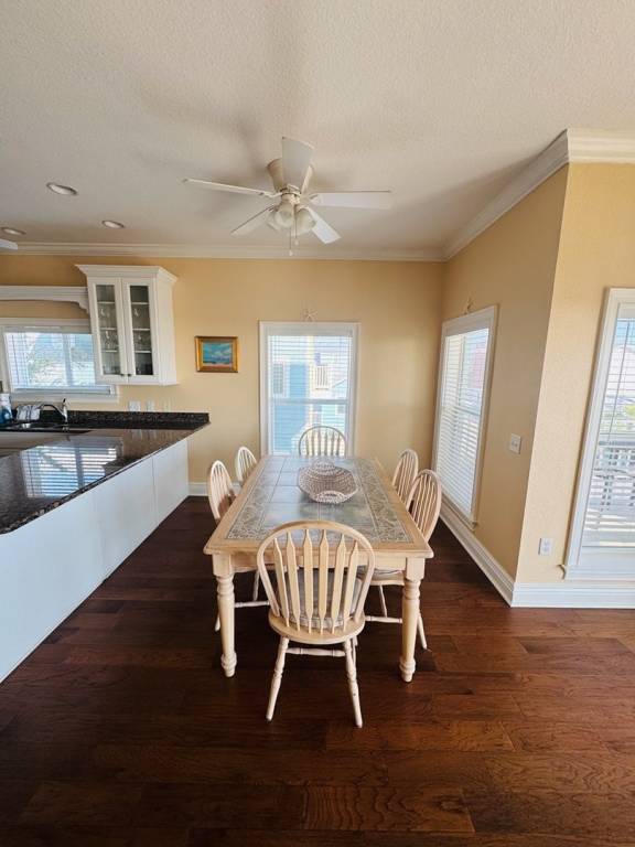 Vacation home with pool & grill | Next to the beach | Pets are welcome — photo 4