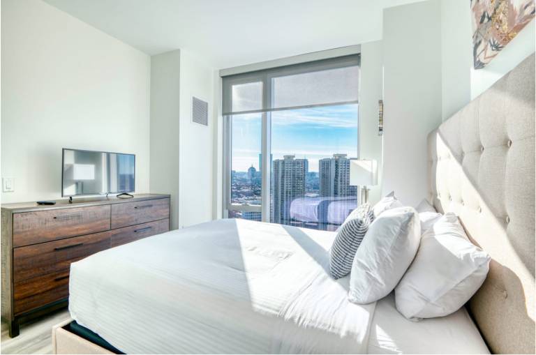 Family-friendly nice rental apartment with pool | Close to Faneuil Hall | Perfect for remote work | Dogs allowed — photo 4