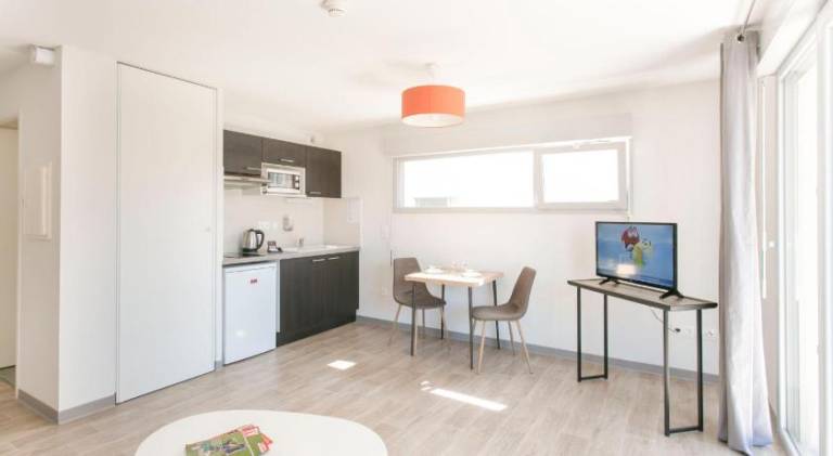 Serviced apartment with terrace | Pets are welcome — photo 5