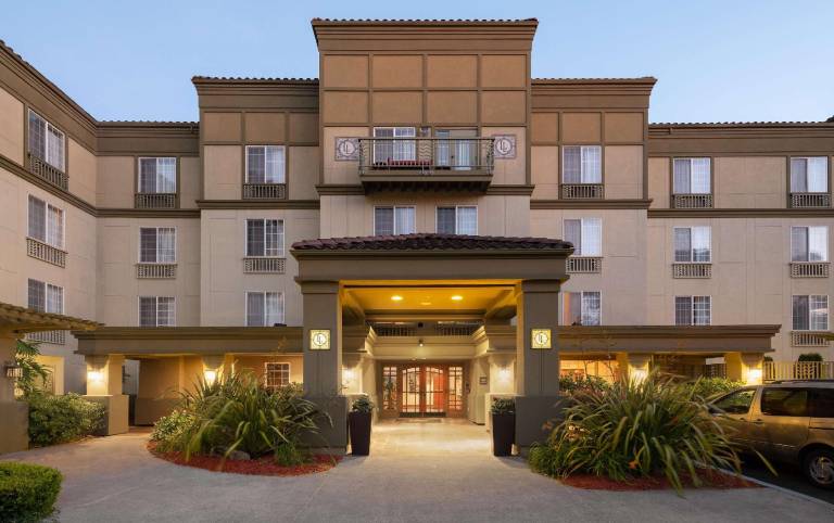 Larkspur Landing Extended Stay Suites Renton in Renton, WA
