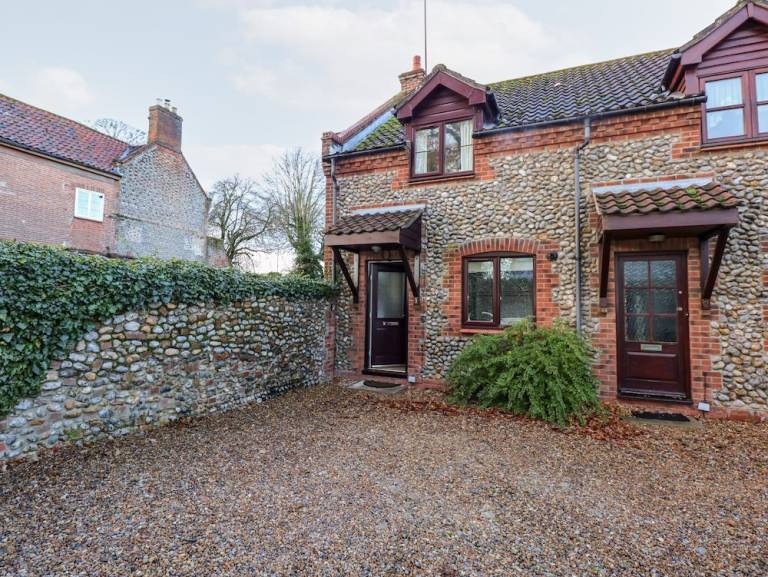 Cottage Holt