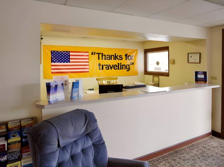 Knights Inn Lumberton — photo 4