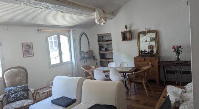 Nice holiday apartment | Next to Popes' Palace | Pets are welcome — photo 2