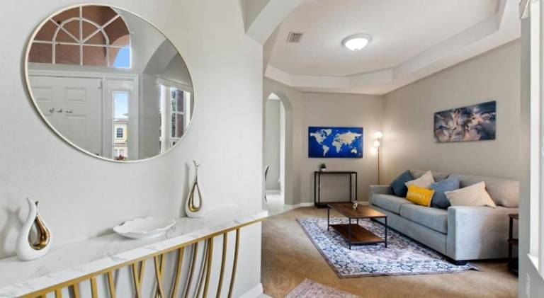 House with jacuzzi & pool — photo 4