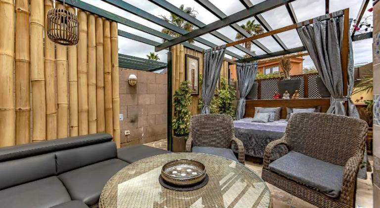 Fully equipped apartment with patio, BBQ & pool | Pets are welcome — photo 4