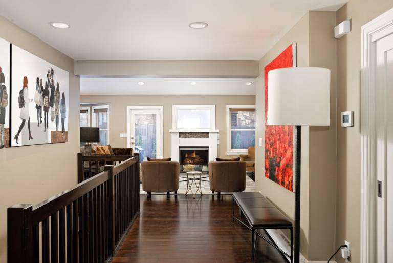 107 Park Avenue Private Home in Aspen with Hot Tub, Pool Table, Yard, Designer Furnishings — photo 4