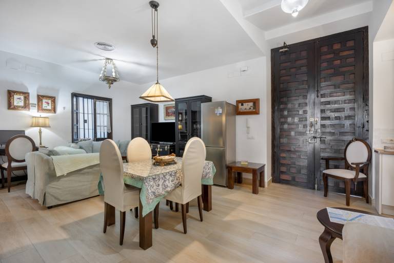 Holiday apartment with fast internet | City view — photo 3