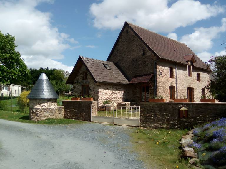 Children-friendly house with BBQ, garden & patio | Garden view | Dogs allowed in Bayeux