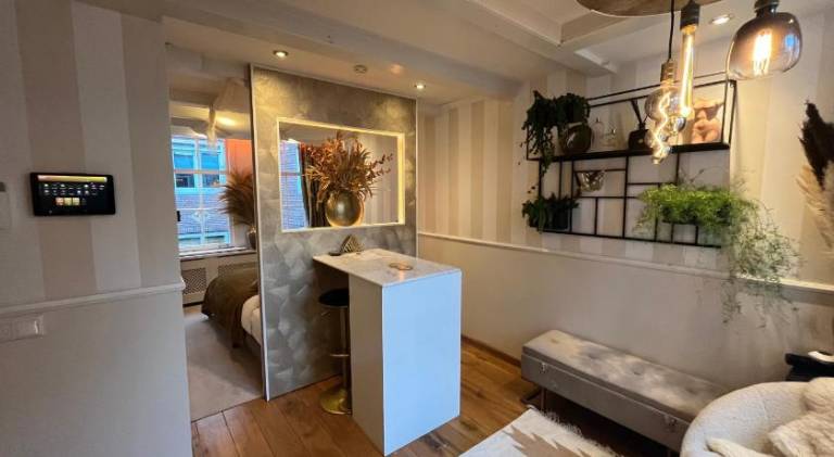 The smallest hotel in Amsterdam — photo 2
