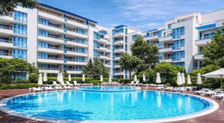 Rental apartment with private pool & yard in Sveti Vlas