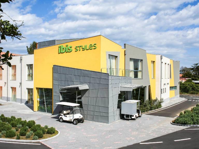 Ibis Styles Catania Acireale in Aci Castello