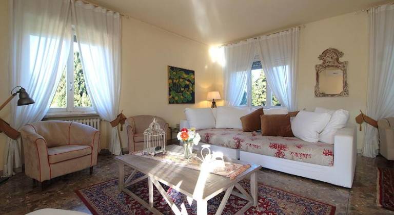 Apartment with hot tub in Desenzano del Garda