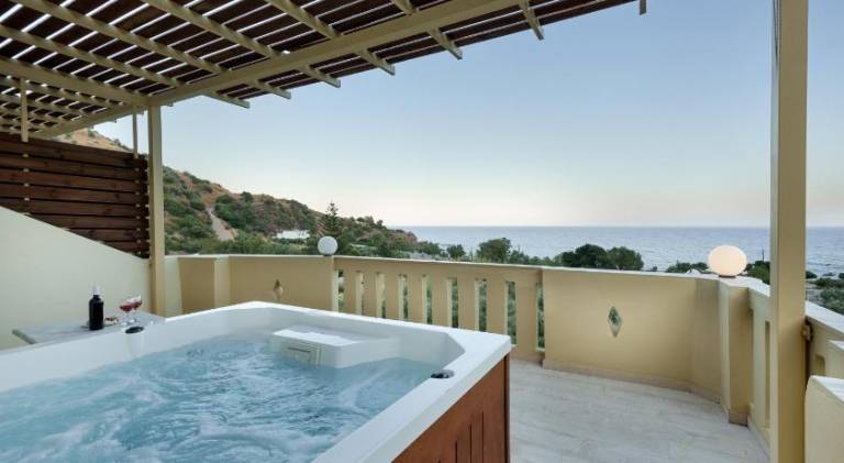 Holiday apartment with pool, hot tub & patio | Pets are welcome — photo 3