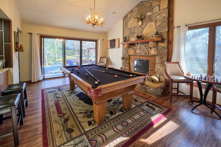 Hot Tub + Fire Pit: Creekside Gatlinburg Getaway! — photo 5