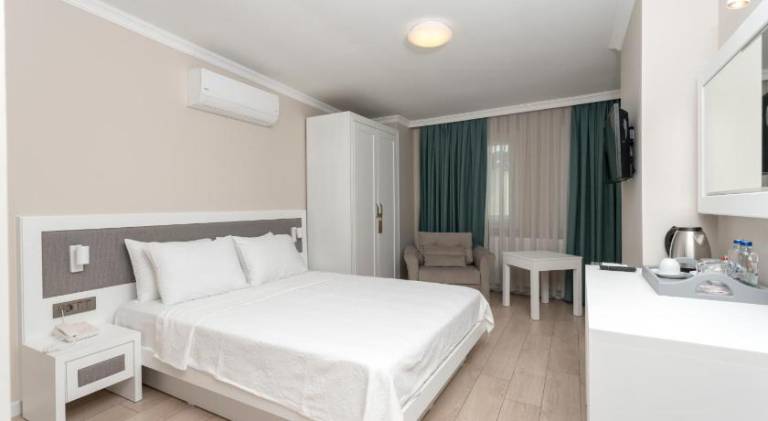 Bay Nihat Otel Lale in Ayvalik