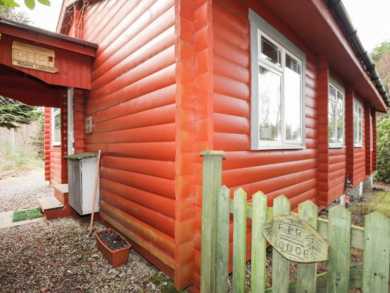 Family-oriented cottage with yard | Dogs allowed — photo 4