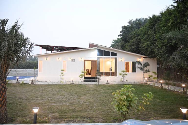Lovely farm | Pet-friendly in Noida