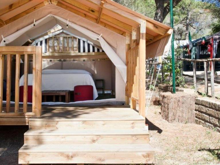 Tent with patio | Pets are welcome — photo 4