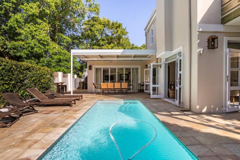 House Rondebosch East