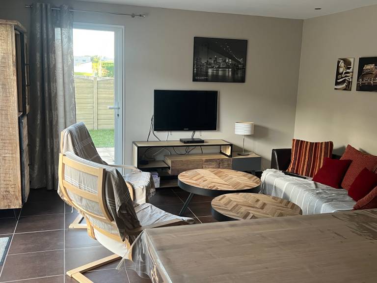 Children-friendly charming villa with barbeque & yard | Beach view | Dogs allowed — photo 3