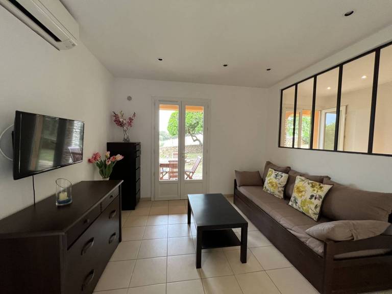 Rental apartment with grill & pool — photo 3