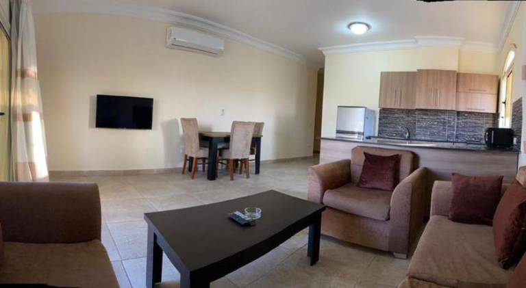 Rental apartment with patio — photo 2