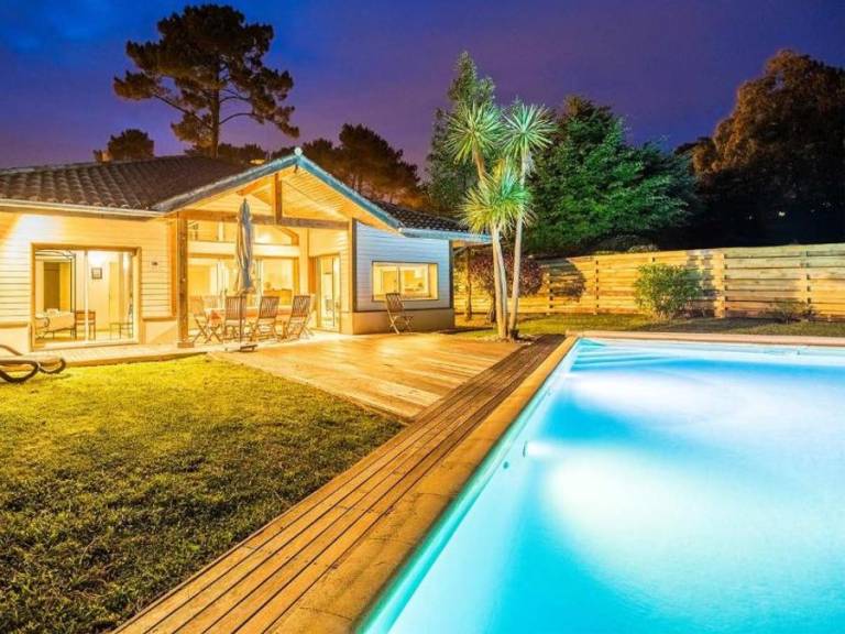 Villa with terrace & private pool | Pet-friendly — photo 2